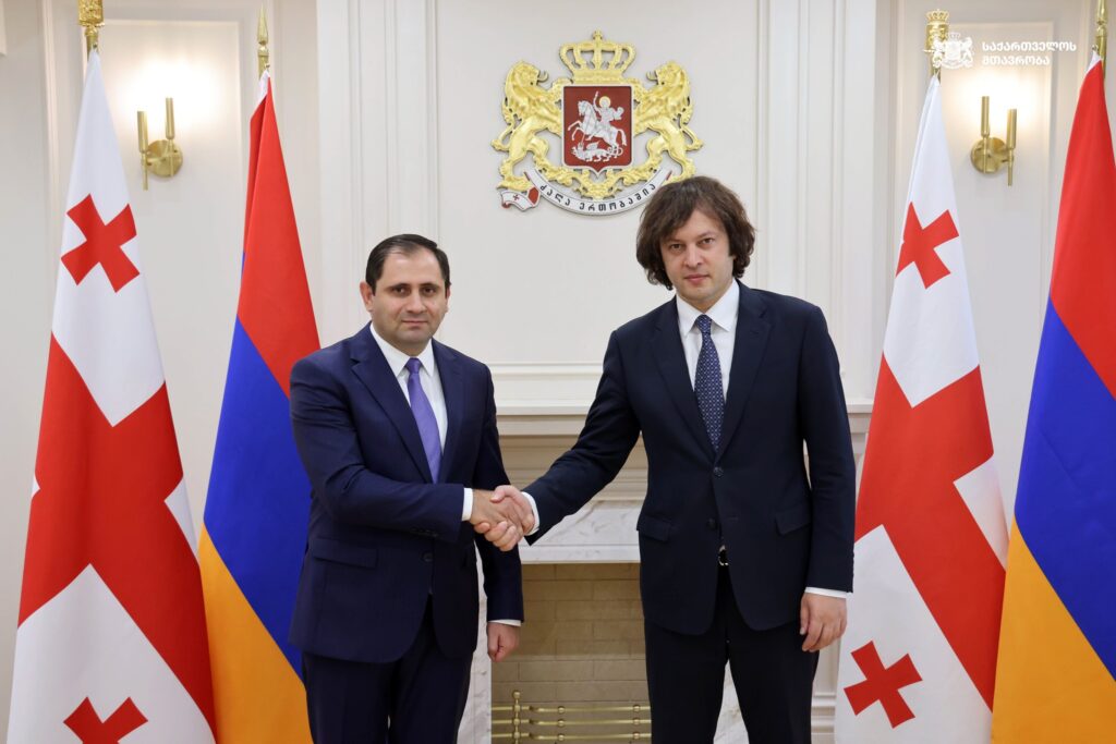 Georgian PM meets Armenian Defence Minister