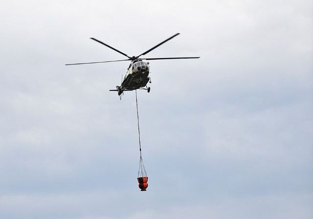 Borjomi meşəsində yanğının söndürülməsinə sərhəd polisinin 4 helikopteri cəlb olunub