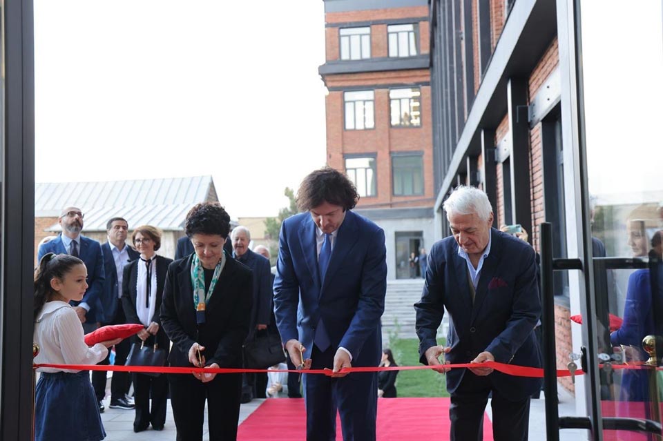 PM opens new building of music school