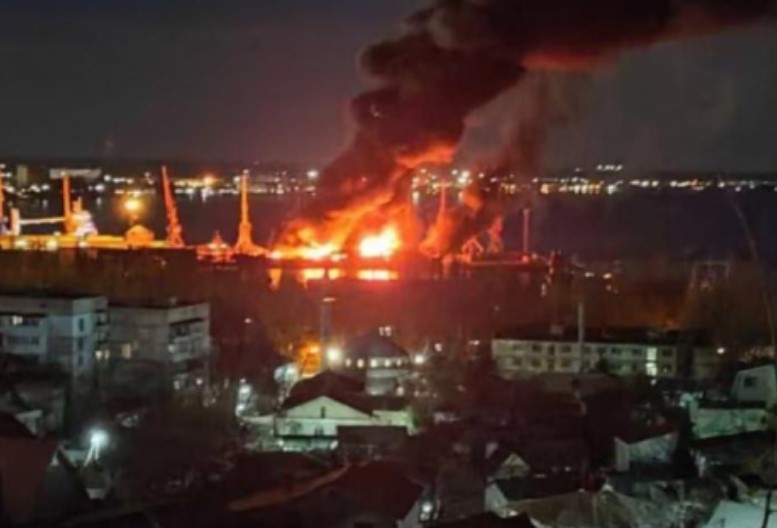 Rusiyada Ukrayna dronlarının hücumu nəticəsində Krımda neft bazasının yandığını bildirirlər