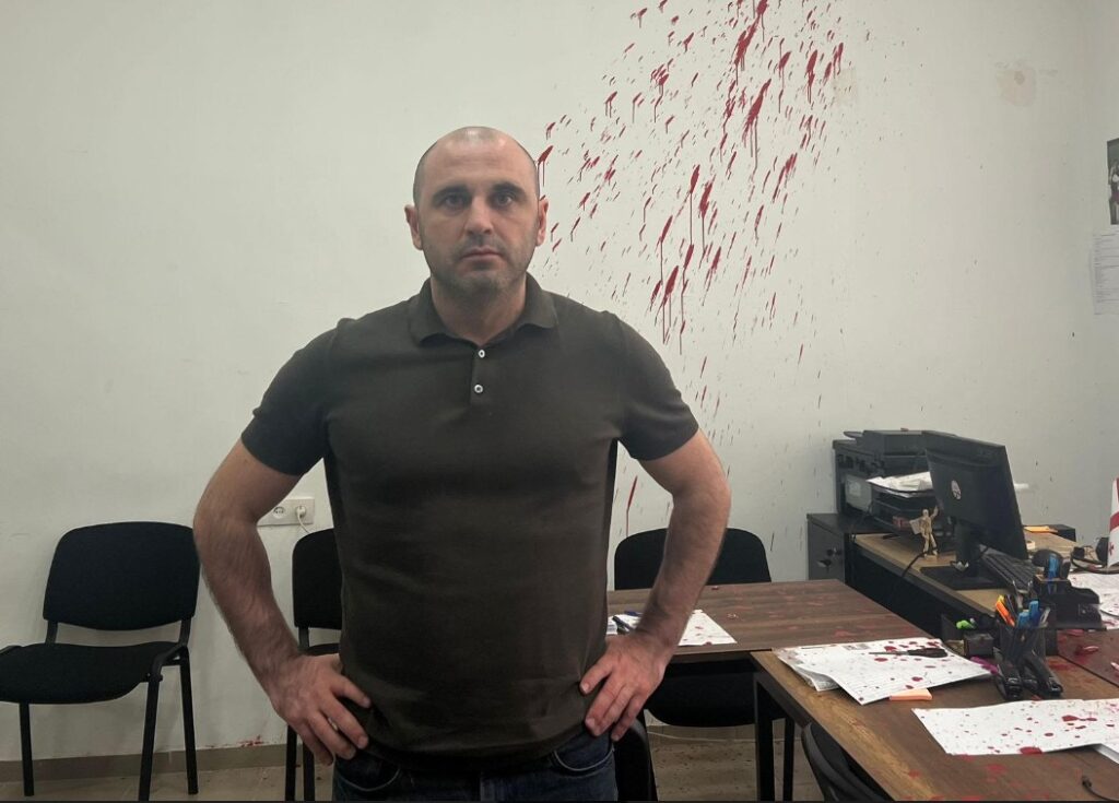 Хабеишвили Леван хъусын кæны, цæмæй «Иудзинад – националон змæлд»-ы Варкетелийы офисыл бабырст сыххæст