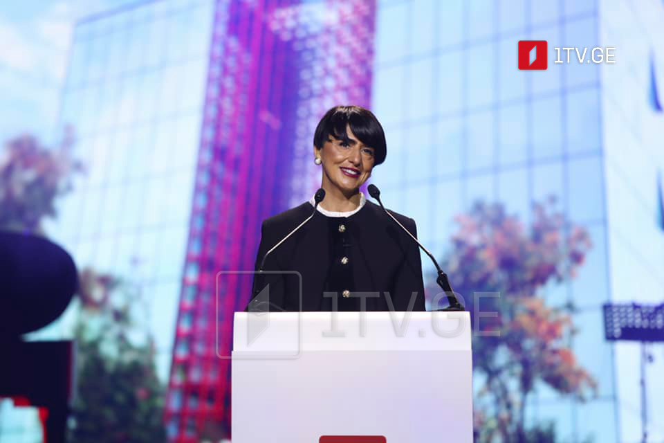 Թինաթին Բերձենիշվիլի. Հասարակության յուրաքանչյուր անդամ իր անվերապահ աջակցությունն է հայտնել նոր հեռուստաընկերության կառուցման ընթացքում, կարծում եմ, սա հանրային հեռարձակողի կարևորության չափանիշն է այսօր, այստեղ և հիմա