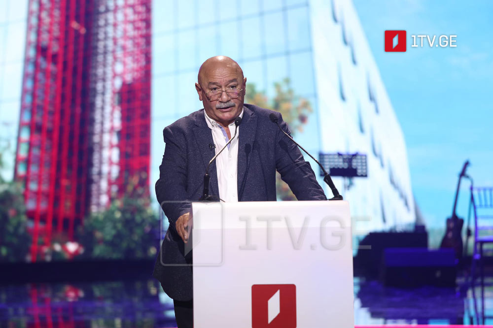 Vasil Mağlaperidze - Bu gün təkcə binanın açılışına görə sevinmirik, binanın açılışını edən uşaqların polifonik musiqini zümzümə etmək, gürcü istedadına imkan vermək, gürcü işini görmək imkanlarının olacağına sevinirik