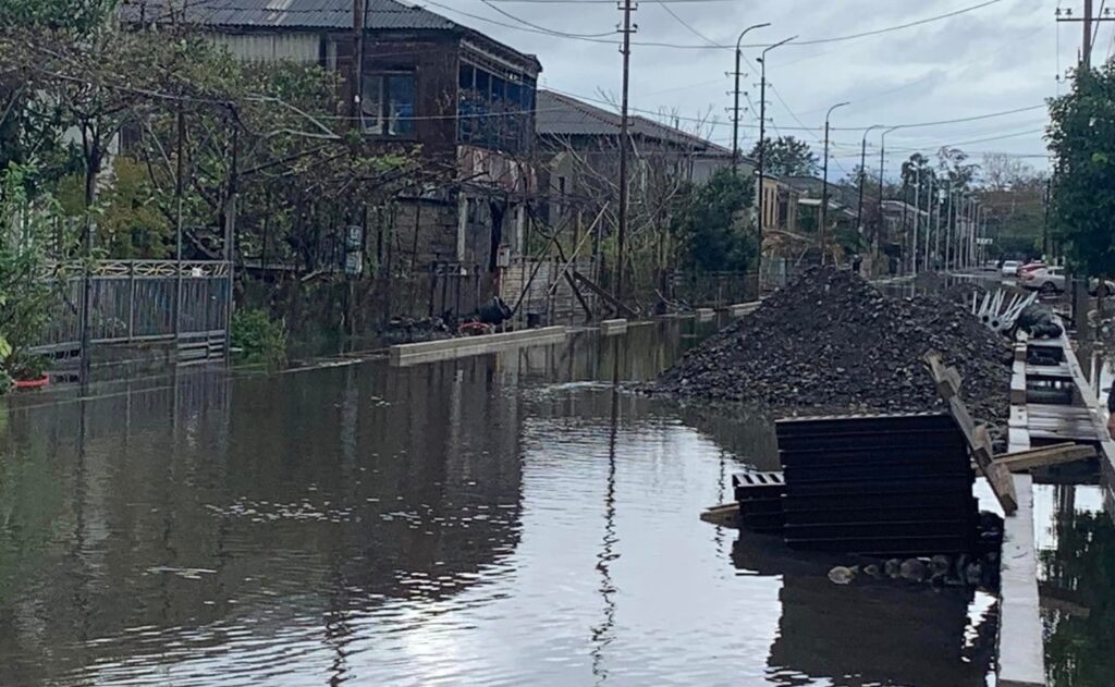 Heavy rain causes flooding and damage in Poti