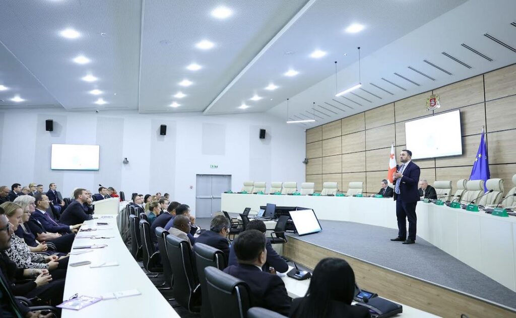 CEC hosts 56 election officials from 28 countries