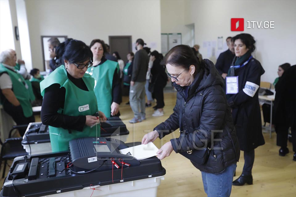 По состоянию на 10:00 явка избирателей составила 9,27 процента