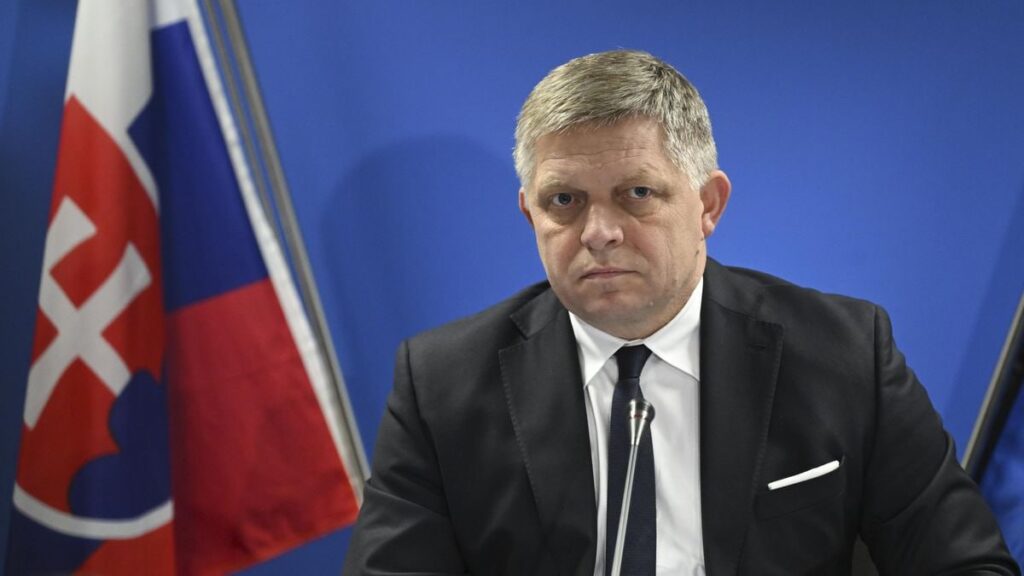 Slovakiyanın Baş naziri Robert Fitso Çinə səfər edəcək