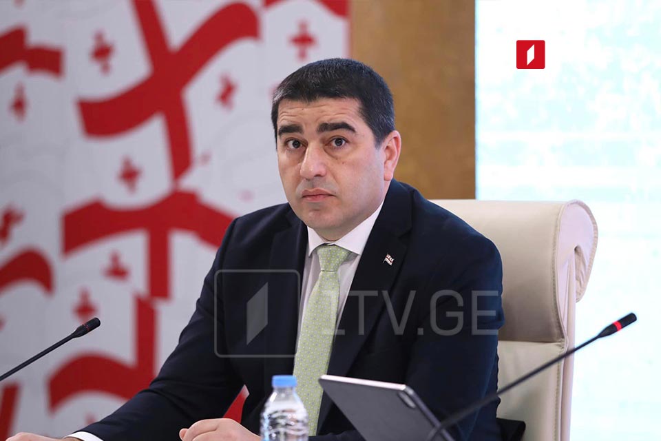 Şalva Papuaşvili Gürcüstan parlamenti adından Calencixa şəhərinin meri Qiorqi Xarçilavanın vəfatından kədərləndiyini bildirir.