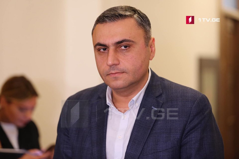 Davit Matikaşvili - Radikal müxalifətin seçki kampaniyası zamanı öz seçiciləri ilə heç bir münasibəti yox idi və indi elektron cihazlara qarşı mübarizə aparırlar, bu da olduqca gülməlidir