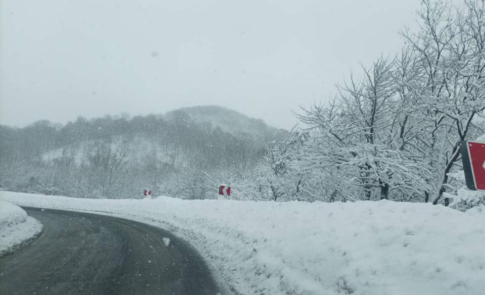 Roads Department imposes traffic restrictions on several roads due to snowfall