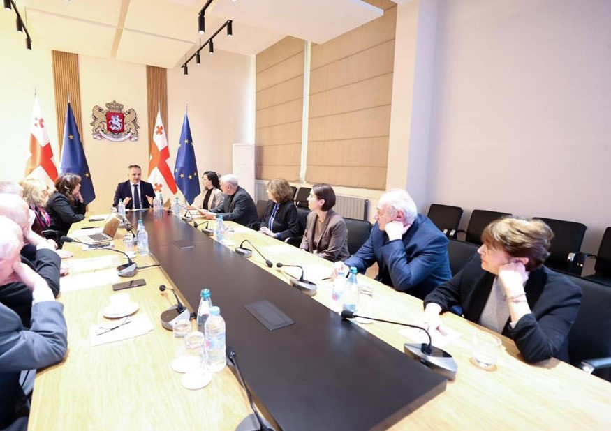 Կրթության, գիտության և երիտասարդության նախարար Ալեքսանդր Ծուլաձեն աշխատանքային հանդիպում է ունեցել գիտահետազոտական ​​հաստատությունների ներկայացուցիչների հետ