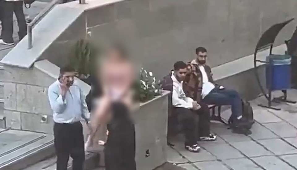 Etiraz əlaməti olaraq ictimai yerlərdə paltarını çıxaran iranlı tələbə qıza qarşı ittiham irəli sürülməyəcək, qız ailəsinə qaytarılıb
