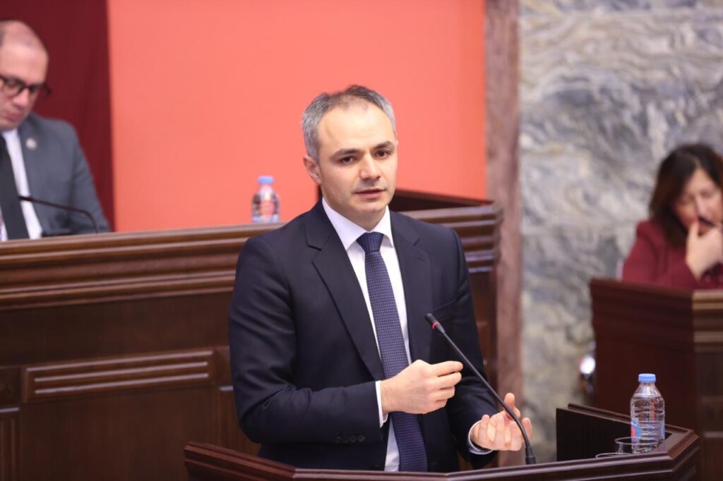 Ալեքսանդրե Ծուլաձե. Նոր ուսումնական տարվանից առաջին դասարանում գրանցվելու հնարավորություն կունենան այն երեխաները, ովքեր վեց տարեկան կդառնան մինչև դեկտեմբերի 31-ը