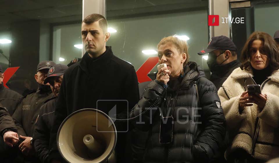 "Formula"nın jurnalisti Sopo Xuntsaria - Partiya televiziyası olduğumu öz üzərimə götürə bilmərəm, Birinci Kanal siyasi partiyalara efir ayırsın, prezidentə efir ayırsınlar