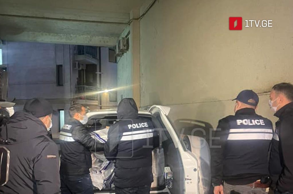 Keçmiş müdafiə naziri Davit Kezeraşvilinin evində aparılan istintaq hərəkətləri başa çatıb