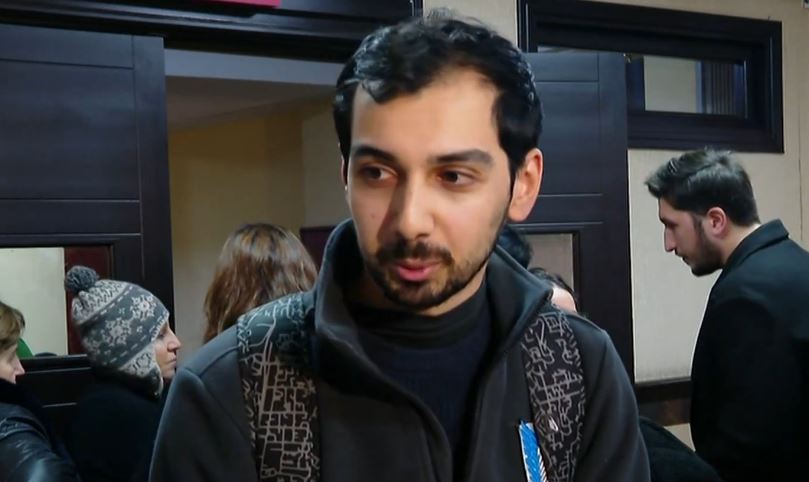 «Գրադարակի» մասնակիցներից մեկի, Նիկա Սվանիձեի եղբորը, Բժշկական համալսարանի ուսանող Աչի Սվանիձեին դատավորը ազատ է արձակել բանավոր նկատողությամբ