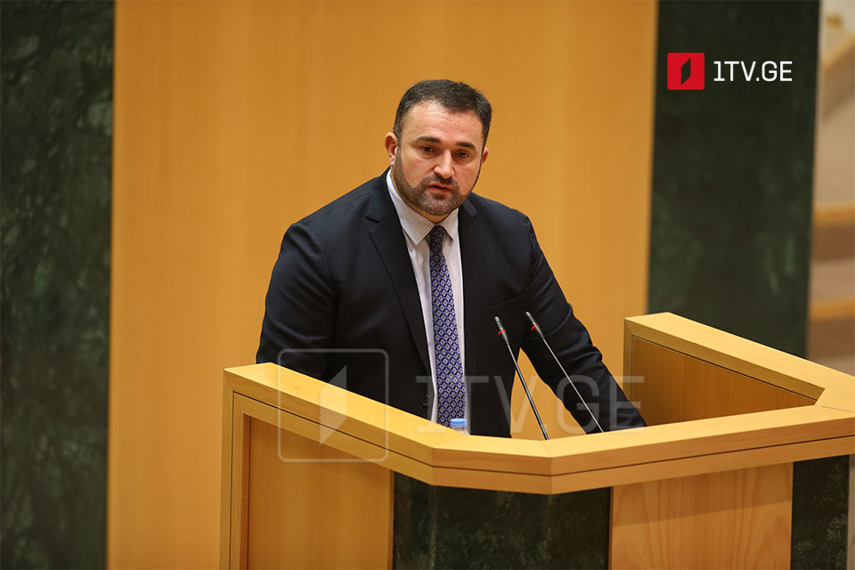 Seçki kollegiyasının üzvü Qiorqi Kalandarişvili saat 14:00-a qədər seçkilərdə iştirak edə bilər, proses başa çatdıqdan sonra MSK nəticələri hesablayaraq ictimaiyyətə təqdim edəcək