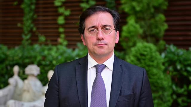 Испанийы фæсарæн хъуыддæгты министр – абон æруынаффæ кæндзыстæм гуырдзиаг политикон къласы претензитæ æвзæрстыты фæсарæйнаг къуылымпыдзинады тыххæй, мæнмæ гæсгæ уый у иуæй-иу сæйраг тæссагдзинад демократийæн