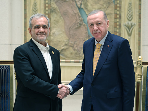 Türkiyə və İran liderləri arasında Bəşər Əsədin devrilməsindən sonra ilk görüşdə Ərdoğan “terrorun aradan qaldırıldığı” Suriyanı görmək istədiyini bildirib