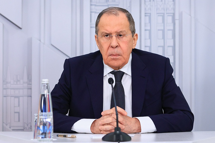 Serqei Lavrov Rusiyanın Ukrayna məsələsi üzrə Donald Trampın administrasiyası ilə məsləhətləşmələrə hazır olduğunu bildirir