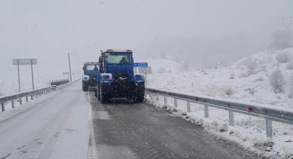 Movement of trailers, semi-trailers banned at Nakerala Pass