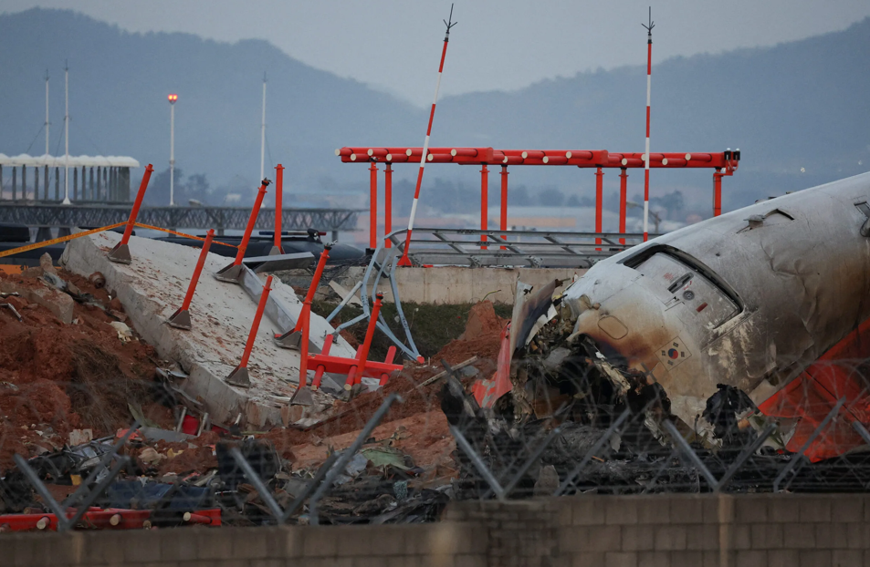 Cənubi Koreya bildirir ki, Jeju Air təyyarəsinin qara qutuları qəzadan 4 dəqiqə əvvəl məlumat yazmağı dayandırıb