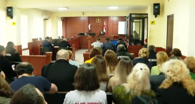 Batuminin Şəhər Məhkəməsində "Batumelebi"nin təsisçisi Mzia Amağlobelinin məhkəmə prosesi keçirilir