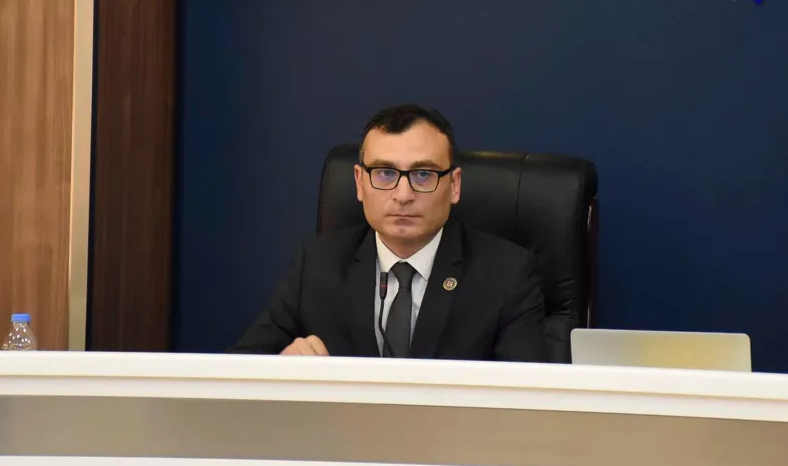 Tite Aroşidzeni Batuminin Şota Rustaveli Dövlət Universitetinin rektoru seçiblər