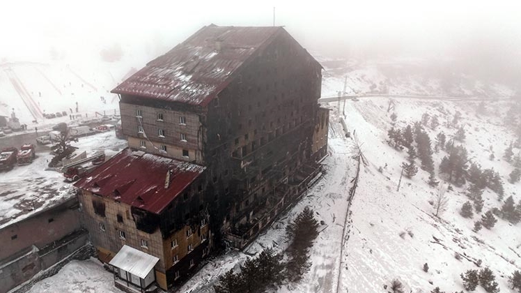 Türkiyənin dağ-xizək kurortunda mehmanxanada baş verən yanğında ölənlərin sayı 79-a yüksəlib