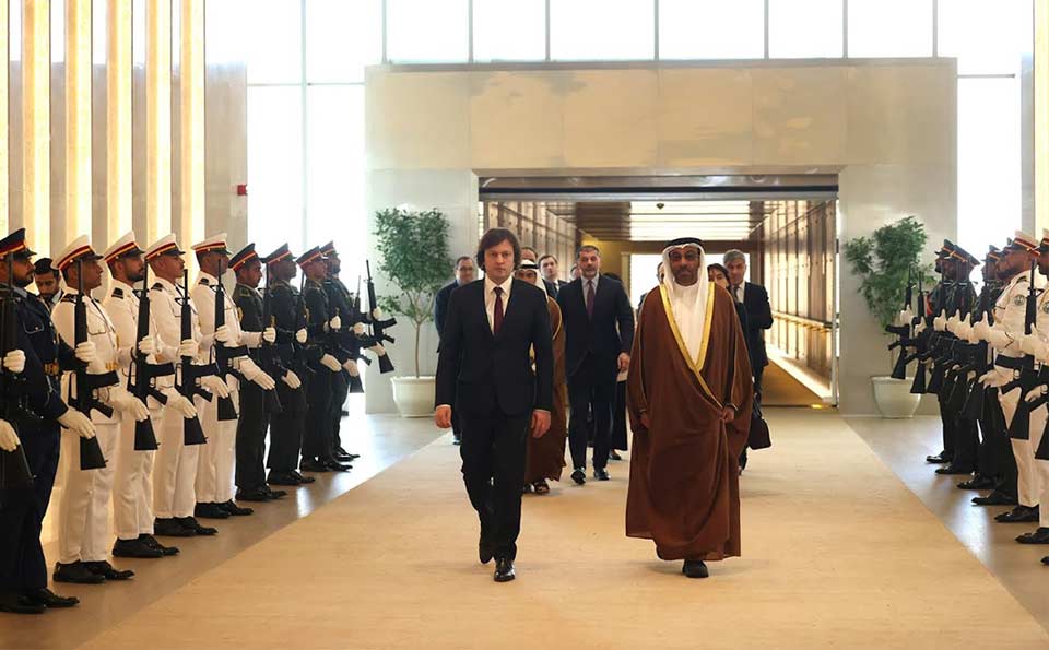 PM begins official visit to UAE