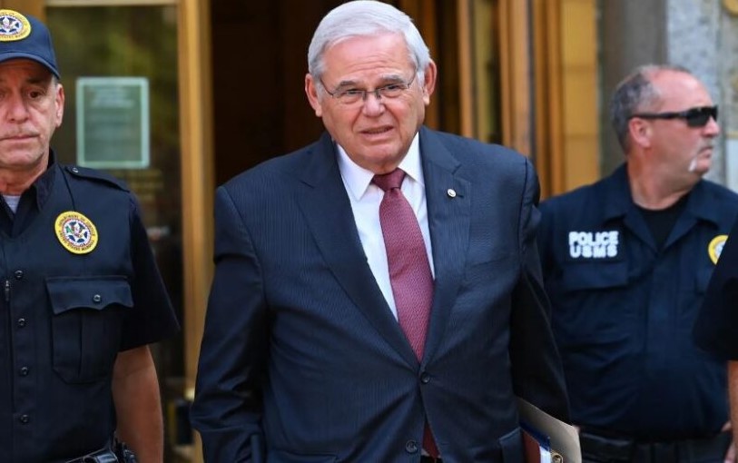 Amerika Birləşmiş Ştatlarının sabiq senatoru Bob Menendes rüşvət almaq işi üzrə 11 il müddətinə azadlıqdan məhrum edilib