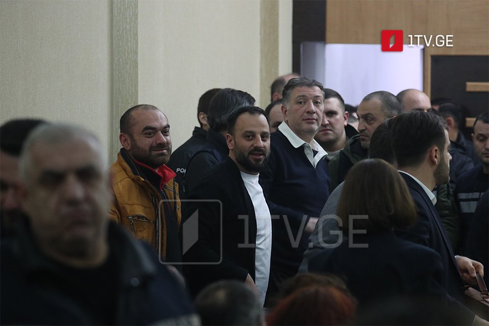Court grants bail to eight people arrested for attempting to block entrance to Tbilisi