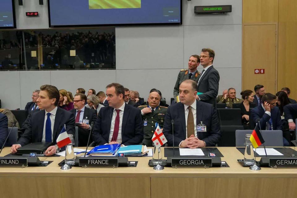 Defence Minister partakes in Rammstein Group Format meeting
