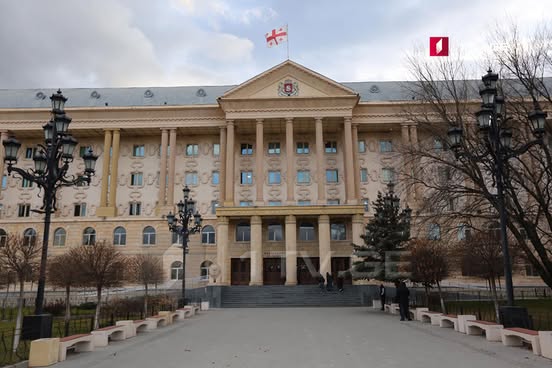 Тбилисский городской суд оштрафовал актеров Бачо Каджая и Ану Ткебучава на 5000 лари