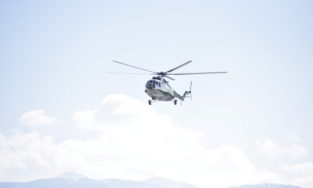 Border Police helicopter joins snowfall disaster elimination efforts
