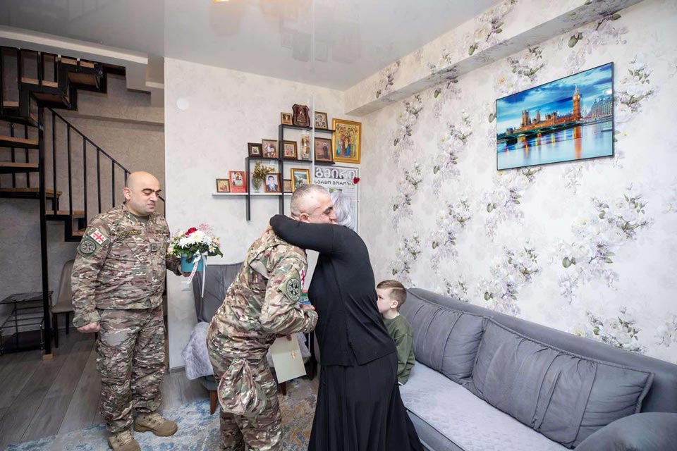 Soldiers congratulate mothers of fallen soldiers on Mother's Day