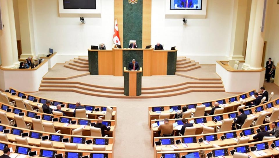 Parliament supports draft law in first reading to limit NGO participation in decision-making