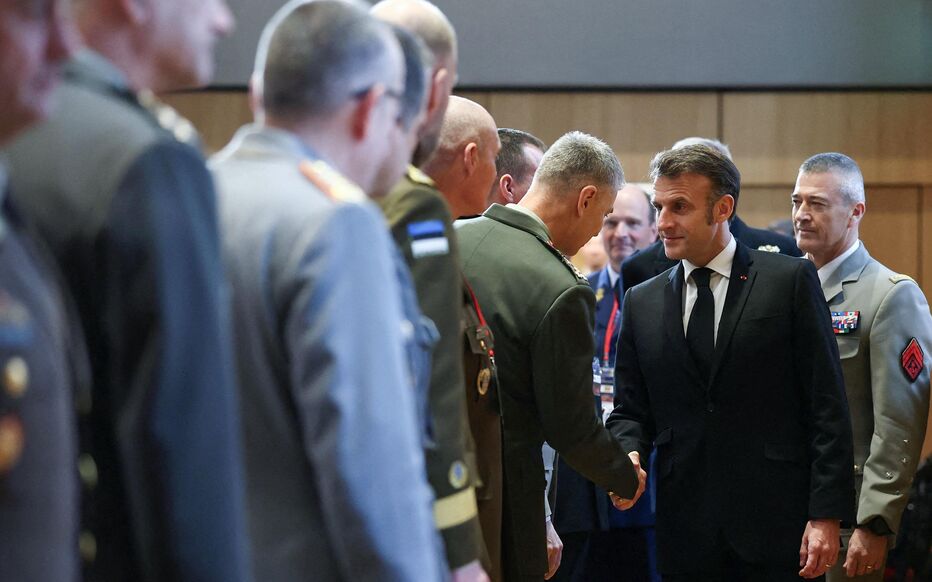Франциа ахада Еммануель Макрон  Париж еизаз 30 раҟара аҳәынҭқаррақәа рбџьармчқәа рнапхгаҩцәа рахь ааҧхьара ҟаиҵеит Украиназы ашәарҭадара агарантиақәа рплан аиқәыршәара иазкны