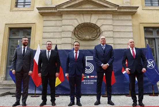 Fransa, Böyük Britaniya, Almaniya, İtaliya və Polşanın müdafiə nazirləri Parisdə görüşdə Avropanın təhlükəsizliyi məsələsini müzakirə ediblər
