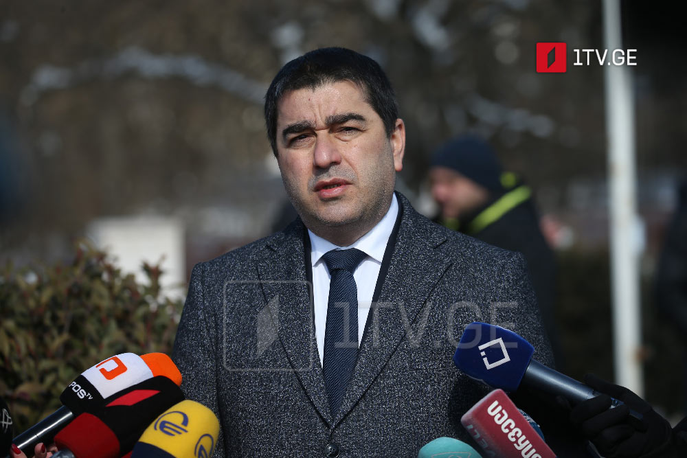 Шалва Папуашвили - Никто не давал послам права вмешиваться во внутреннюю политику, оппозиция через день сидит у них посольствах, либо они сами ходят к оппозиции