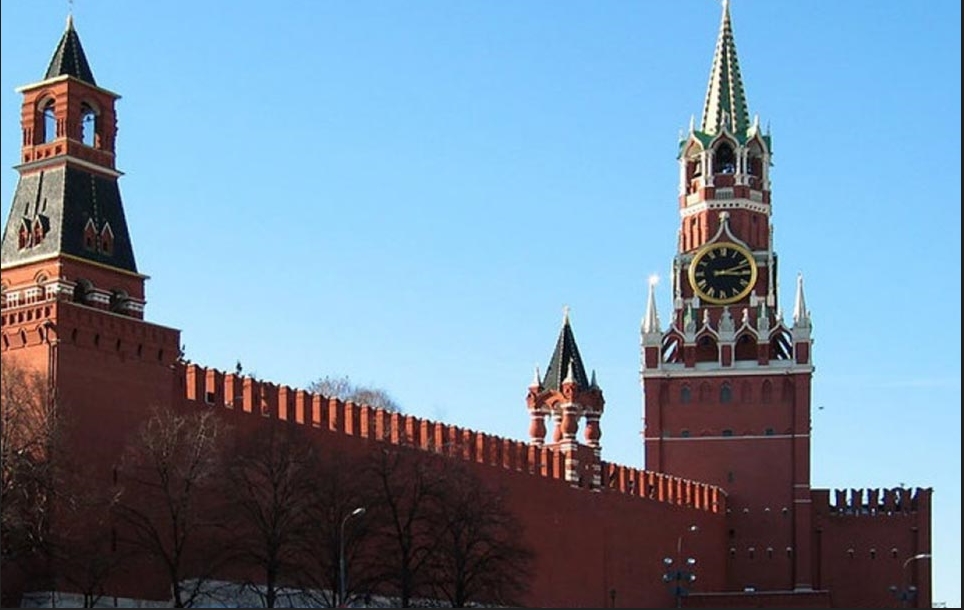 Kremlin məlumatına görə, Vladimir Putin Birləşmiş Ərəb Əmirliklərinin prezidenti ilə telefon danışığı keçirib və Rusiya ilə Ukrayna arasında əsirlərin mübadiləsində vasitəçilik etdiyinə görə ona təşəkkür edib