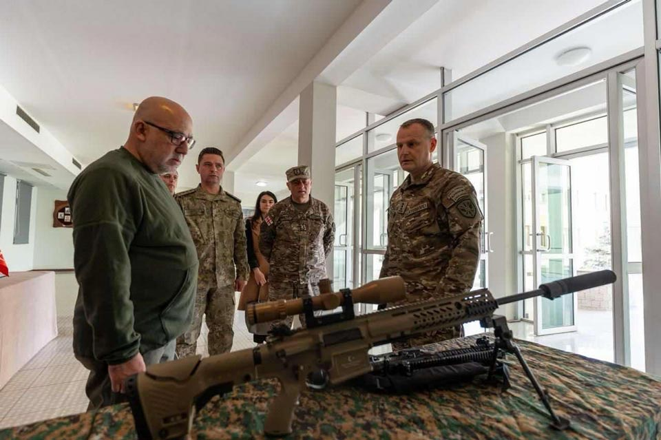 Turkiye gifts Special Operations Command assault rifles