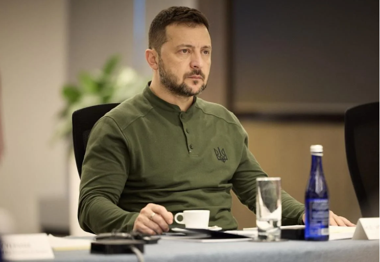 Volodimir Zelenski müdafiə nazirinə təhlükəsizlik sisteminin bütün təfərrüatlarını tərəfdaşları ilə müzakirə edəcək danışıqlarda iştirak edən şəxslərdən ibarət komanda toplamağı tapşırıb