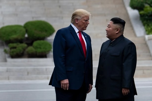 Donald Tramp - Şimali Koreya böyük nüvə dövlətidir, Kim Çen İn çox ağıllı insandır və müəyyən mərhələdə ola bilsin, təmas qurulsun