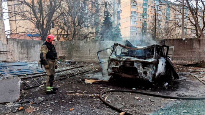 Российские военные нанесли авиаудар по Кривому Рогу, в результате чего погибли 16 человек, в том числе шестеро детей