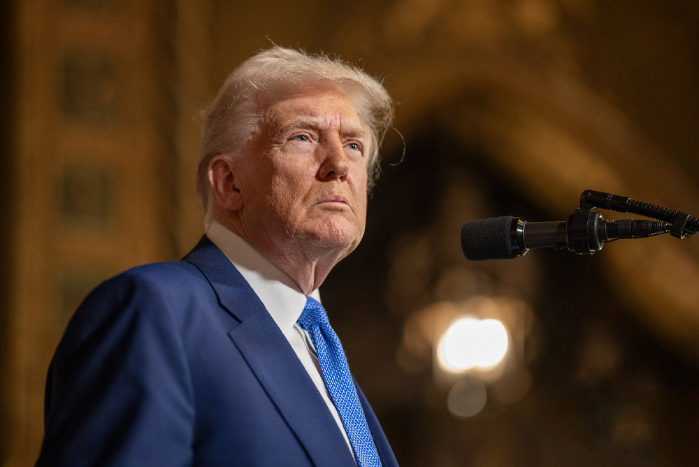 Дональд Трамп не сразы Евроцæдисы æркуырдæн, цæмæй промышленнон продукттæн нулевой тарифтæ æвæрд æрцæуой