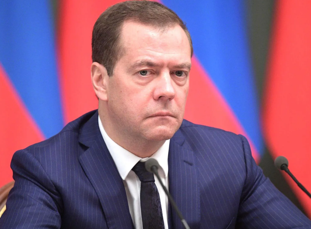 Дмитрий Медведев - Если Украина нападет на Москву 9 мая, то никто не даст гарантии, что в Киеве наступит 10 мая