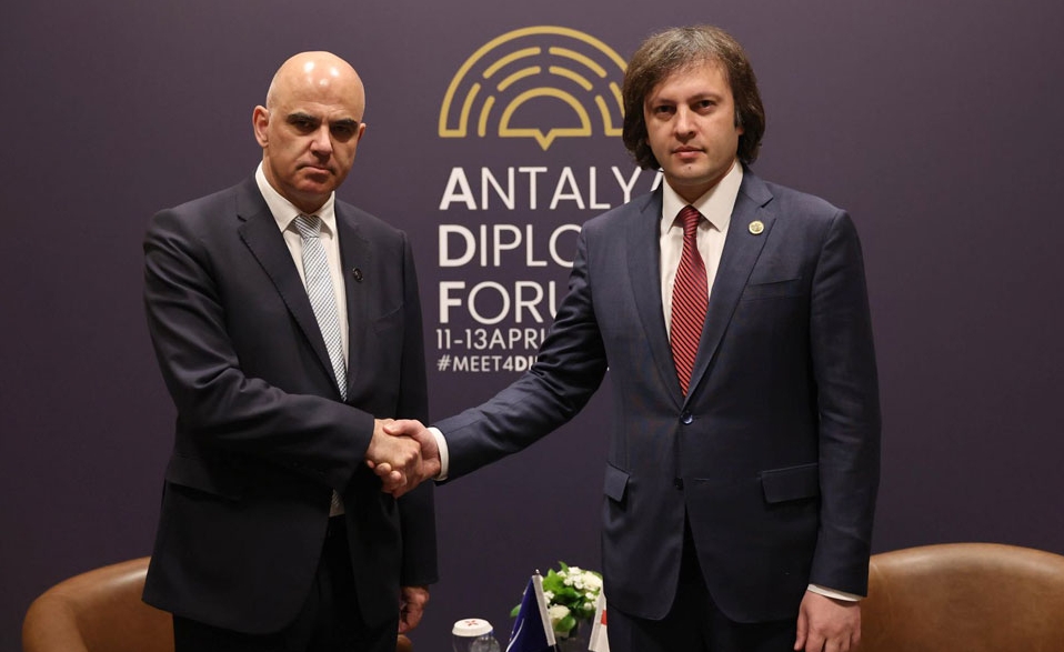 PM meets CoE Secretary General in Antalya 