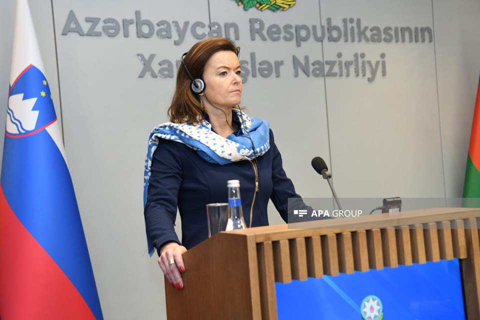 Sloveniyanın xarici işlər naziri - Biz nəqliyyat marşrutlarını və Şərqlə Qərbi birləşdirən Orta Dəhlizi müzakirə etdikdə, bu bizdə böyük maraq doğurur
