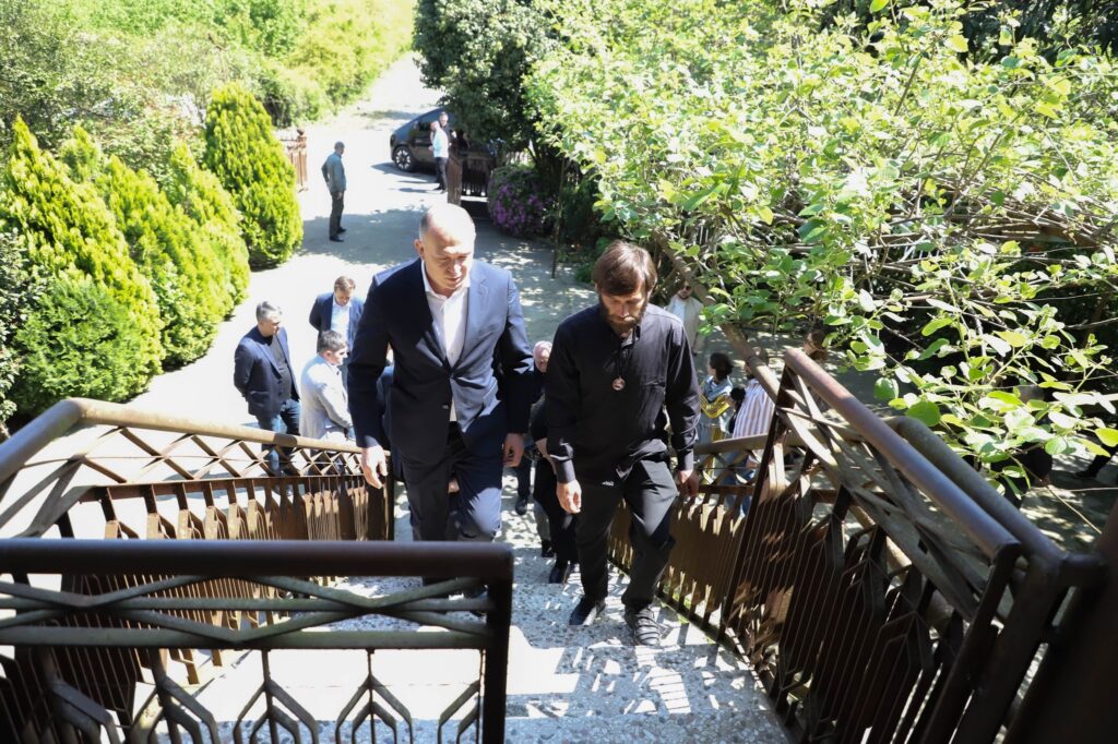 Abkhazia Gov't Chair provides housing to Saberio fire victim family